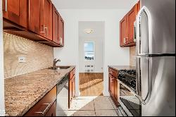 3050 Fairfield Avenue 8B In Spuyten Duyvil, New York