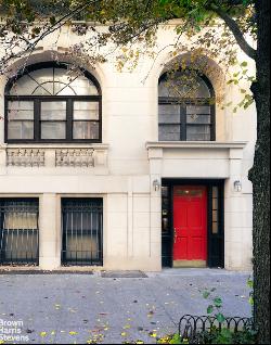 16 East 80Th Street 4Ab5bc In Upper East Side, New York