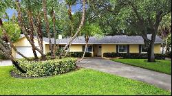 136 Bay Point Drive Ne, SAINT PETERSBURG, FL, 33704