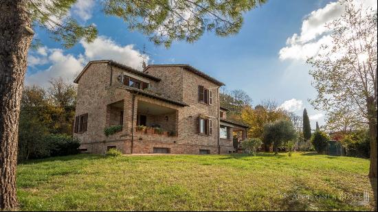 Classic Three-story with garden and annex, Montepulciano - Tuscany