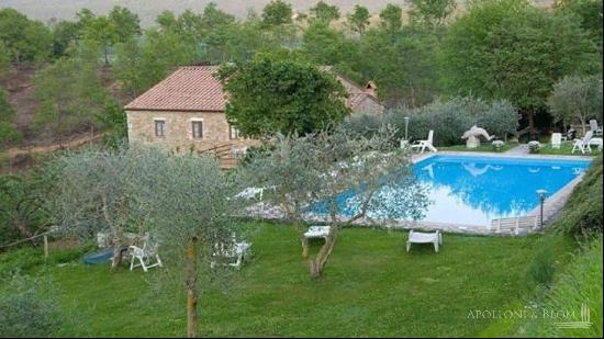 Panoramic farmhouse in a private area in Rapolano Terme, Siena 