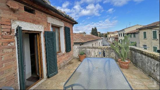 Three-story town house with terrace, Montepulciano - Tuscany