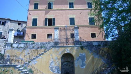 Villa Grottesche for sale in Armaiolo, Siena, Tuscany