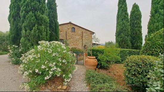 Detached stone house in Volterra, Pisa