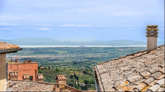 Casa Delle Erbe downtown with storeroom, Montepulciano - Tuscany