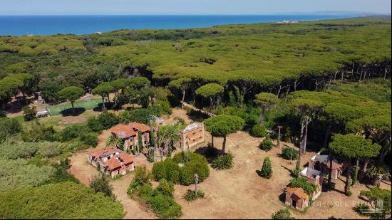 The Mews with access to the sea, Castagneto Carducci, Livorno - Tuscan