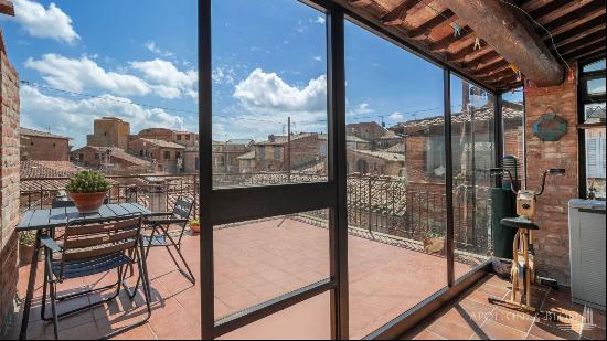 Downtown 4-bedroom house with roof terrace, Citta della Pieve - Umbria