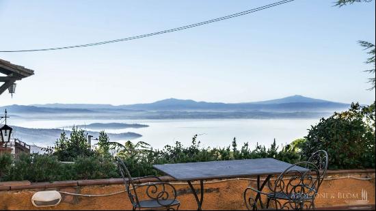 Downtown 17th-century Palace with pool in Castel Rigone, Perugia - Umb