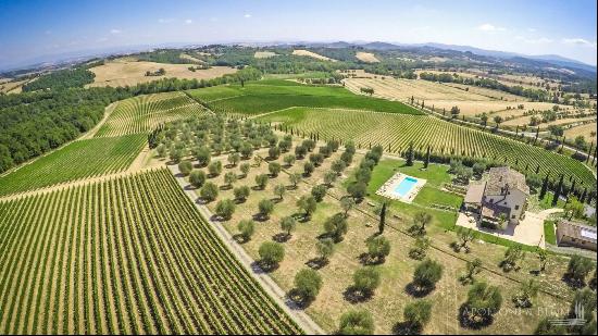 Fine winery and resort with spa in Sarteano, Siena - Tuscany