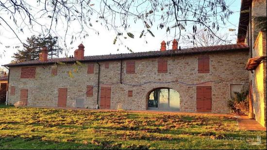 Iofinne country house with apartments and land, Arezzo - Tuscany