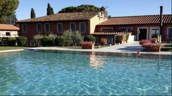 La Corte with pool and equestrian facility, Lucca - Tuscany 