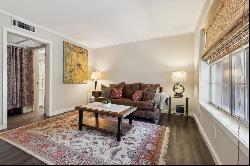 First Floor Condo In The Heart Of Oaklawn