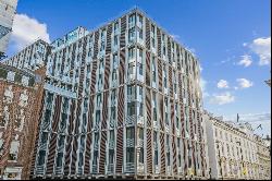 A beautiful modern apartment in a landmark development on Hanover Square