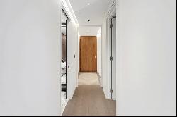 A beautiful modern apartment in a landmark development on Hanover Square