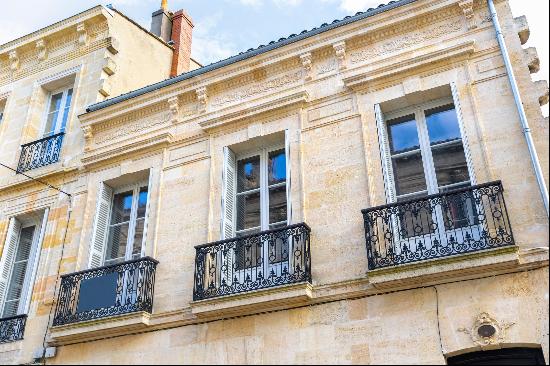 PALAIS GALLIEN - FONDAUDÈGE - SUPERBE APPARTEMENT RÉNOVÉ  DANS UNE PETITE COPRO…