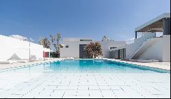 Spectacular designer villa in Playa de Muro for rent