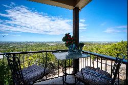 Gorgeous Canyon Lake Home!