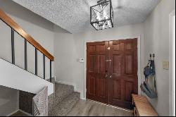 Stylishly Updated Condo with Prime Amenities in Custer Trails