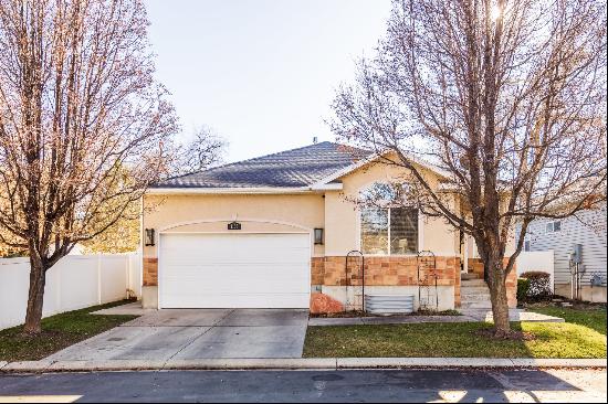 Quiet, Gated Community in Highly Sought After Area of Salt Lake City!