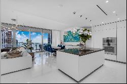 300 Biscayne Boulevard Way,Miami, FL, 33131