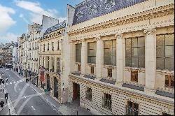 Superb Renovated and Air-Conditioned 3-Bedroom Apartment in Saint-Germain-des-Prés