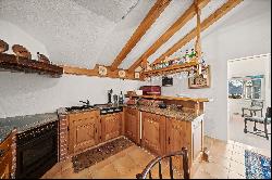 Beautiful 4.5p penthouse with fireplace, beams, lovely view, close to