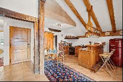 Beautiful 4.5p penthouse with fireplace, beams, lovely view, close to