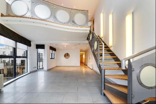 Duplex penthouse available to rent in Ocean Wharf, E14