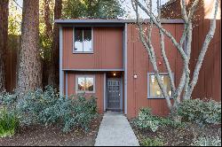 Charming Three-Bed, Two-Bath Townhouse in the Heart of Mountain View