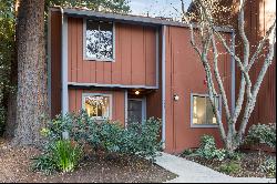 Charming Three-Bed, Two-Bath Townhouse in the Heart of Mountain View