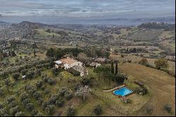 Panoramic country house with pool in the umbrian hills