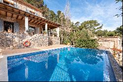 Villa in Cala Deia with a holiday rental licence