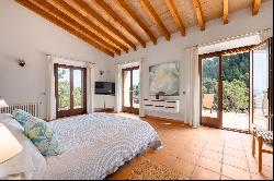 Villa in Cala Deià with a holiday rental licence