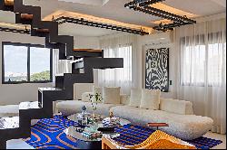 Contemporary duplex penthouse with panoramic views and gourmet space