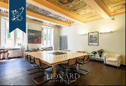 Luxurious renovated apartment with terraces for sale in Florence's famous San Frediano dis