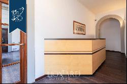 Luxurious renovated apartment with terraces for sale in Florence's famous San Frediano dis