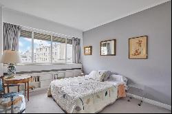 Sale - Apartment Paris 16th (Porte-Dauphine)