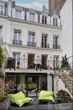 Paris 16th District –  An exceptional private mansion