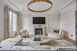 Paris 16th District – A luxurious pied a terre