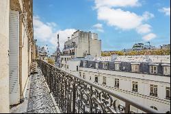 Paris 16th District – A luxurious pied a terre