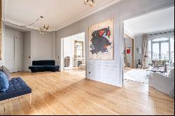 Paris 5th District – A sumptuous 4-bed apartment commanding exceptional views