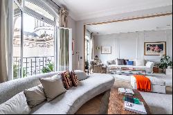 Paris 5th District – A sumptuous 4-bed apartment commanding exceptional views