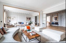 Paris 5th District – A sumptuous 4-bed apartment commanding exceptional views