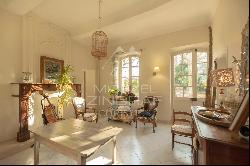 18th-century Maison de Maître set in landscaped grounds, swimming pool. 5 minutes from th