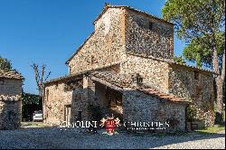 COUNTRYSIDE VILLA FOR SALE IN ANGHIARI, TUSCANY