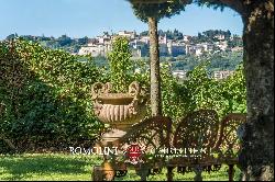 COUNTRYSIDE VILLA FOR SALE IN ANGHIARI, TUSCANY