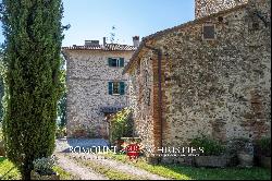 COUNTRYSIDE VILLA FOR SALE IN ANGHIARI, TUSCANY