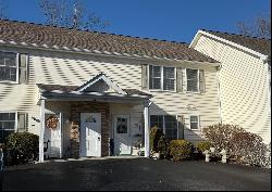 69 Aveonis Court, Fishkill NY 12524