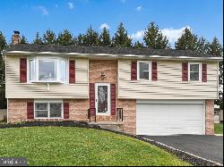 2222 Seitz Drive, Lancaster PA 17601