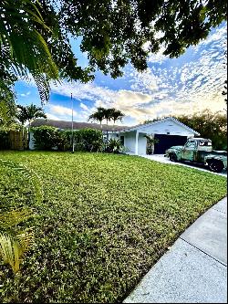 5220 Benjamin Avenue, Boynton Beach FL 33472